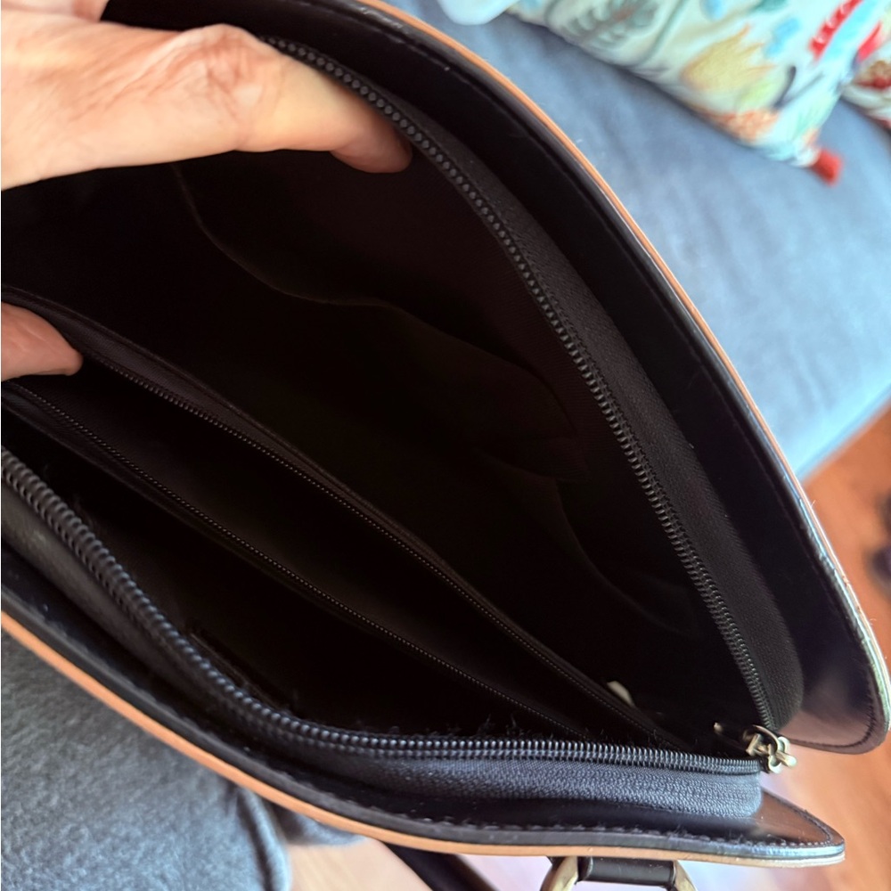 Beijo Handbag Pearlescent Pink Vegan EUC - Picture 9 of 16